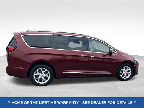 Used 2020 Chrysler Pacifica Limited FWD image 2
