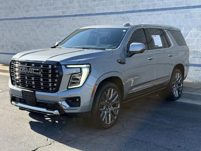 Used 2025 GMC Yukon Denali Ultimate AWD/4WD image 3