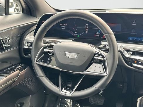 Certified 2024 Cadillac Lyriq Luxury AWD/4WD image 7