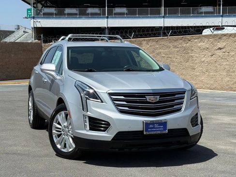 Used 2019 Cadillac XT5 Premium Luxury AWD/4WD image 2
