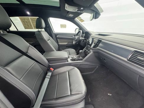 Used 2023 Volkswagen Atlas Cross Sport SEL R-Line image 11