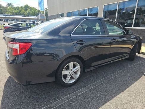 Used 2013 Toyota Camry SE FWD image 9