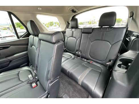 Used 2025 Honda Pilot EX-L image 18