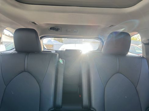 Used 2023 Toyota Highlander Platinum image 24