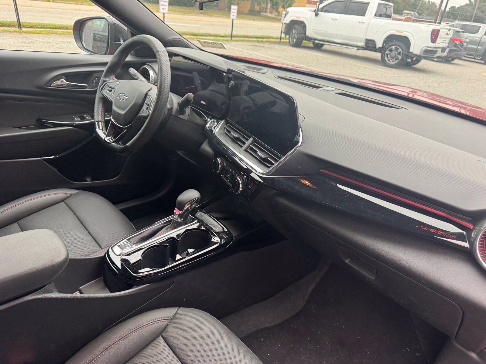 Used 2026 Chevrolet Trax RS w/ Sunroof Package FWD image 23