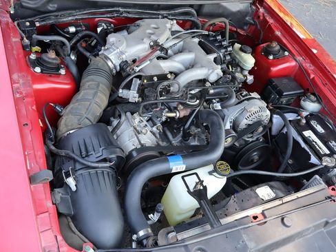 Used 1999 Ford Mustang Convertible RWD image 35