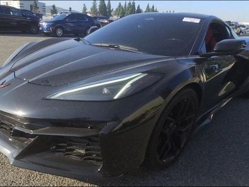 Used 2025 Chevrolet Corvette Z06 image 3