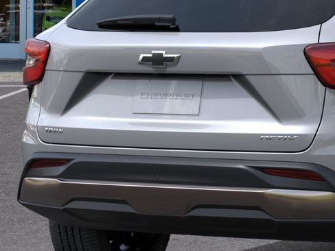 New 2026 Chevrolet Trax ACTIV w/ Sunroof Package FWD image 42