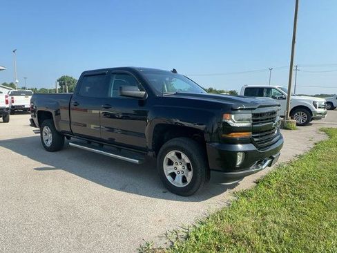 Used 2018 Chevrolet Silverado 1500 LT w/ All Star Edition AWD/4WD image 2
