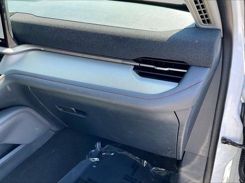 Certified 2025 Ford Explorer Active RWD image 16
