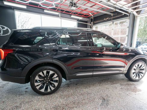 Used 2025 Ford Explorer Platinum w/ LUX Leather Package image 4