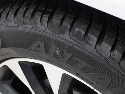 Used 2023 Jeep Grand Cherokee Overland image 21