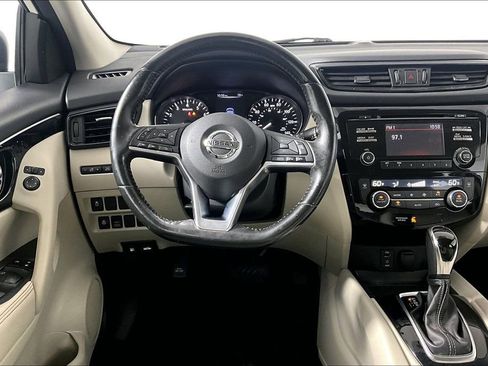 Used 2018 Nissan Rogue Sport SV w/ SV All-Weather Package AWD/4WD image 5