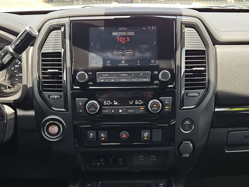 Used 2023 Nissan Titan SV w/ SV Convenience Package RWD image 15
