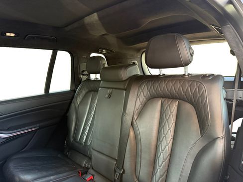 Used 2019 BMW X7 xDrive40i w/ M Sport Package AWD/4WD image 12