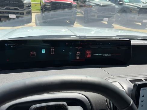 Used 2025 Ford Expedition Platinum w/ Driver's Package AWD/4WD image 23