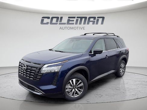 New 2026 Nissan Pathfinder SV image 2