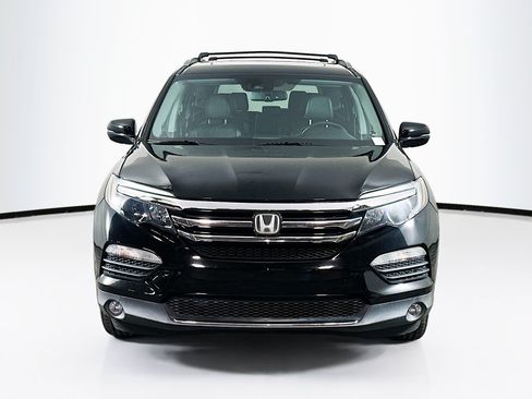 Used 2017 Honda Pilot Elite image 2