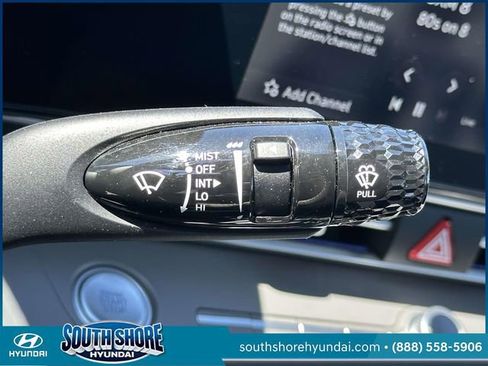 Certified 2025 Hyundai Elantra SEL FWD image 24