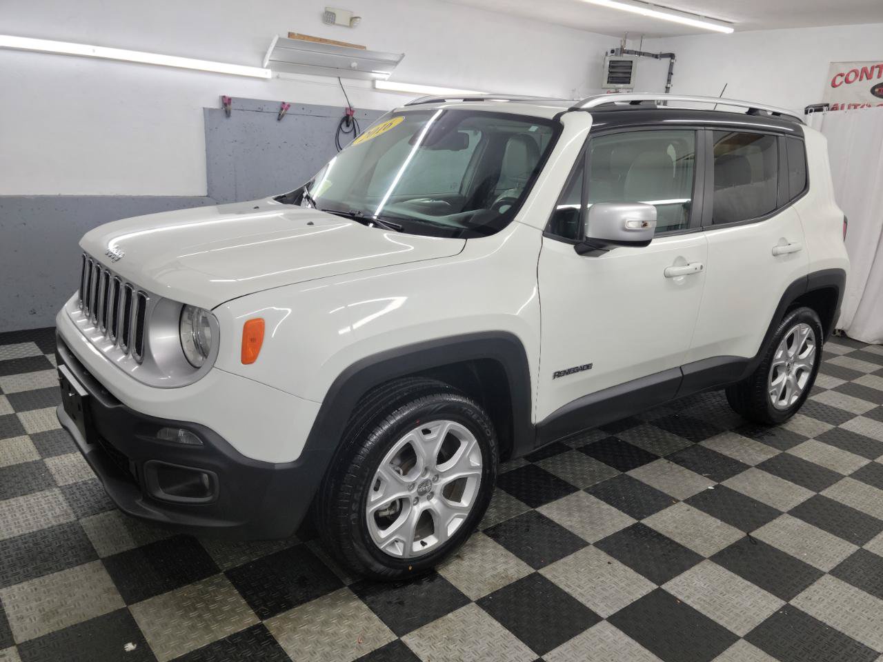 Used 2016 Jeep Renegade Limited AWD/4WD image 2
