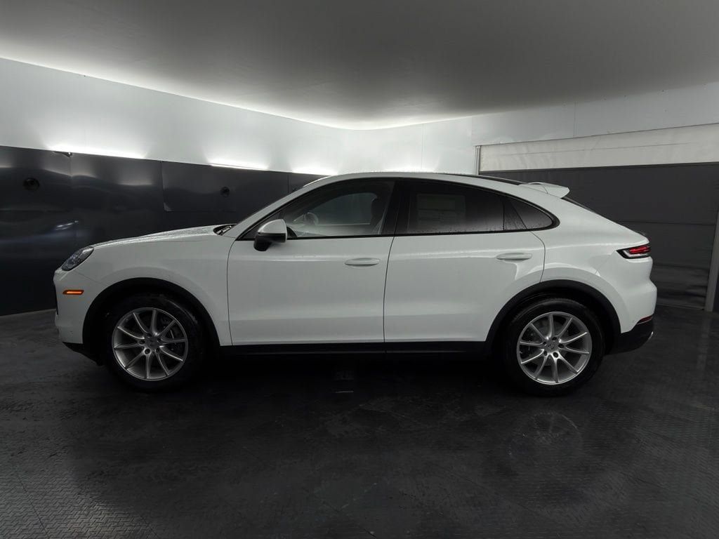 Certified 2026 Porsche Cayenne Coupe AWD/4WD image 2