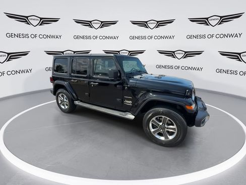 Used 2020 Jeep Wrangler Unlimited Sahara AWD/4WD image 9