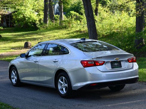 Used 2018 Chevrolet Malibu LS FWD image 4