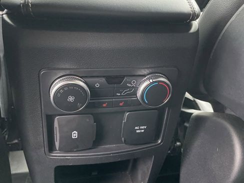 Used 2020 Ford Explorer Limited image 14