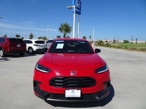 Certified 2026 Honda HR-V Sport image 2
