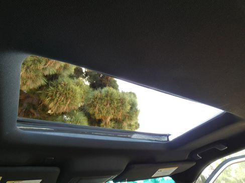 Used 2017 Ford Explorer XLT w/ Equipment Group 202A image 44