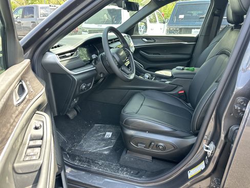 New 2026 Jeep Grand Cherokee L Limited AWD/4WD image 25