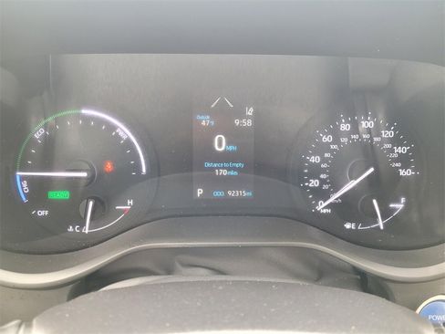 Used 2021 Toyota Sienna XLE image 24