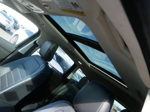 Used 2019 Ford Escape Titanium image 11