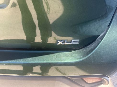 Used 2023 Toyota Highlander XLE FWD image 4