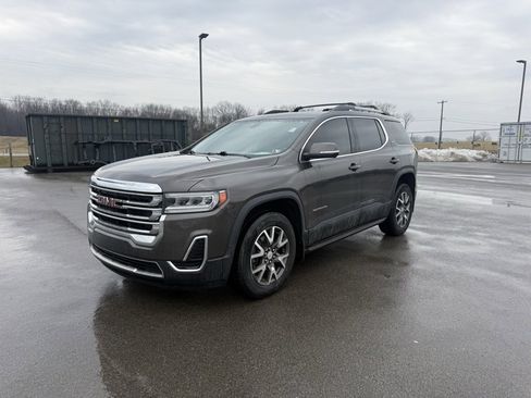 Used 2020 GMC Acadia SLE w/ Driver Convenience Package image 3