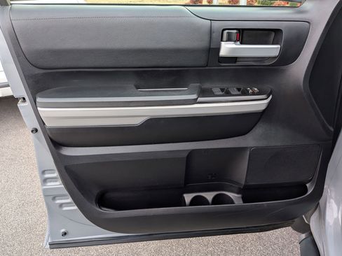 Used 2019 Toyota Tundra SR5 w/ SR5 Upgrade Package image 11