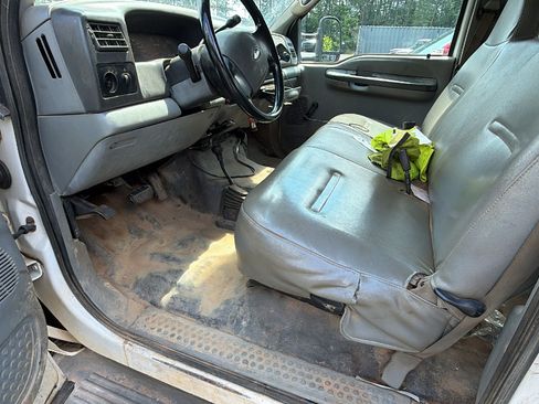 Used 2004 Ford F350 4x4 Crew Cab DRW Super Duty image 10