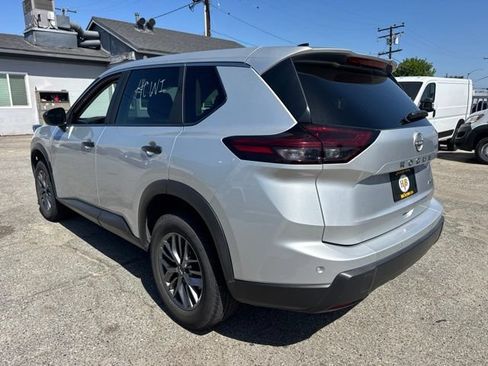 Used 2024 Nissan Rogue S AWD/4WD image 7