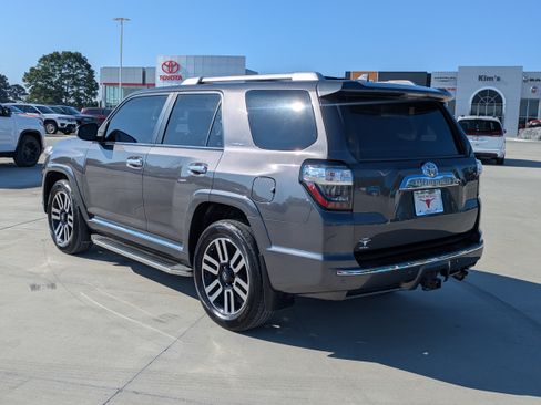 Used 2018 Toyota 4Runner Limited AWD/4WD image 3