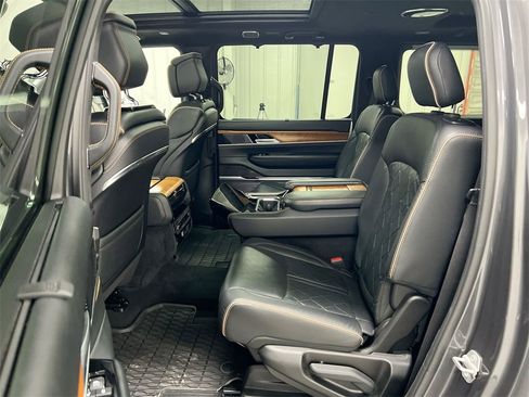 Used 2024 Jeep Grand Wagoneer L Series III image 24