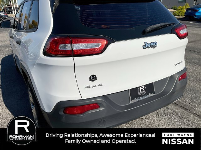 Used 2017 Jeep Cherokee Sport AWD/4WD image 29
