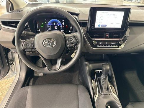 Used 2026 Toyota Corolla LE image 17
