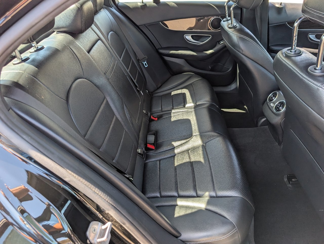 Used 2018 Mercedes-Benz C 300 Sedan image 5