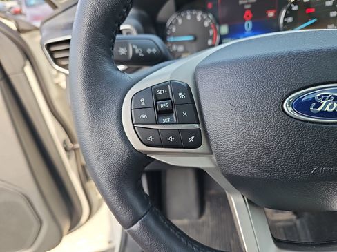 Used 2023 Ford Explorer XLT w/ Equipment Group 202A AWD/4WD image 13