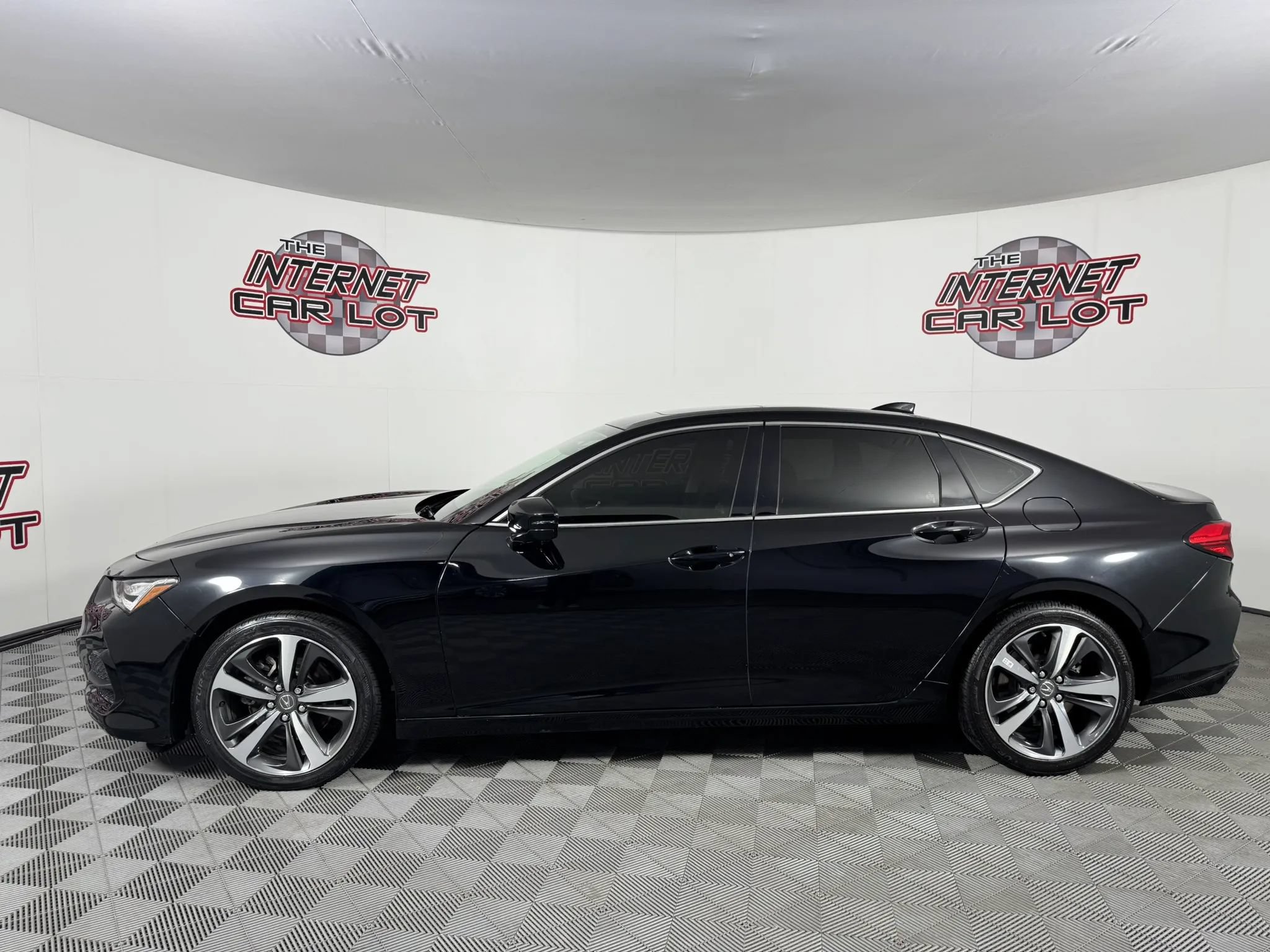Used 2024 Acura TLX w/ Technology Package FWD image 4