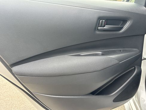 Used 2025 Toyota Corolla LE image 20