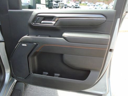 Used 2024 GMC Sierra 2500 AT4 w/ AT4 Premium Plus Package AWD/4WD image 31