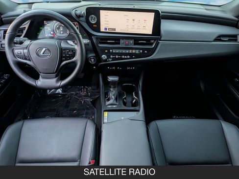 Used 2024 Lexus ES 300h w/ Premium Package image 13