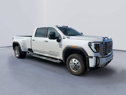 Used 2024 GMC Sierra 3500 Denali w/ Denali Reserve Package AWD/4WD image 1