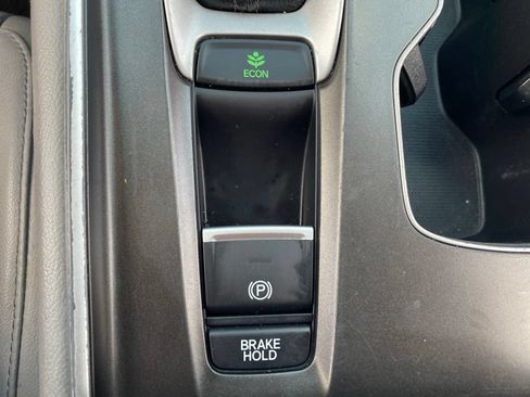 Used 2018 Honda Accord EX-L image 25